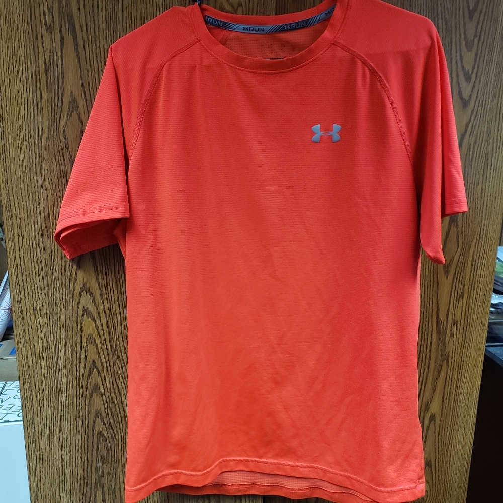***FREE!!! WITH ANY PURCHASE $25+*** MEN'S UNDER ARMOUR FITTED HEATGEAR T SHIRT